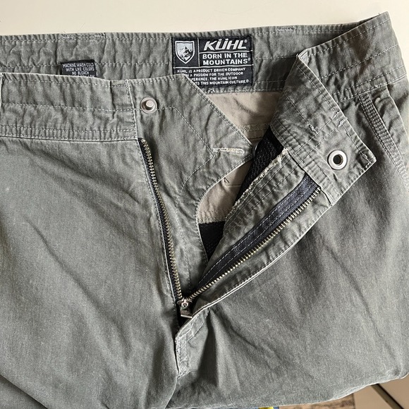 KUHL Mens Cargo Shorts Size 34 Green Patina‎ Dye 12" Inseam Embroidered - Picture 3 of 9